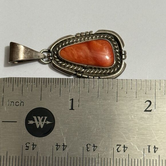 Native American Signed Spiny Pendant - Picture 3 of 4